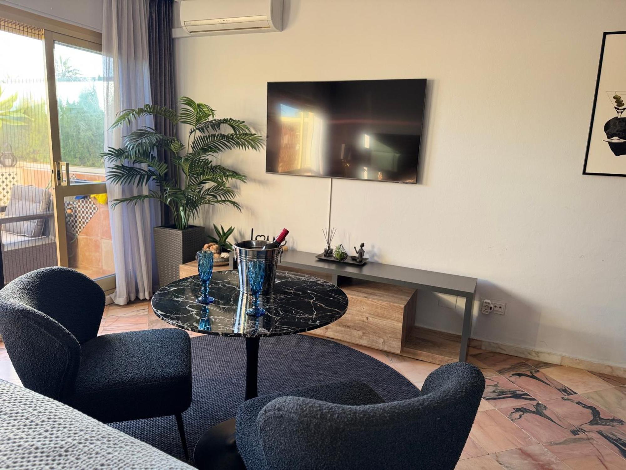 Super2Beachfront Marbella Ngoại thất bức ảnh